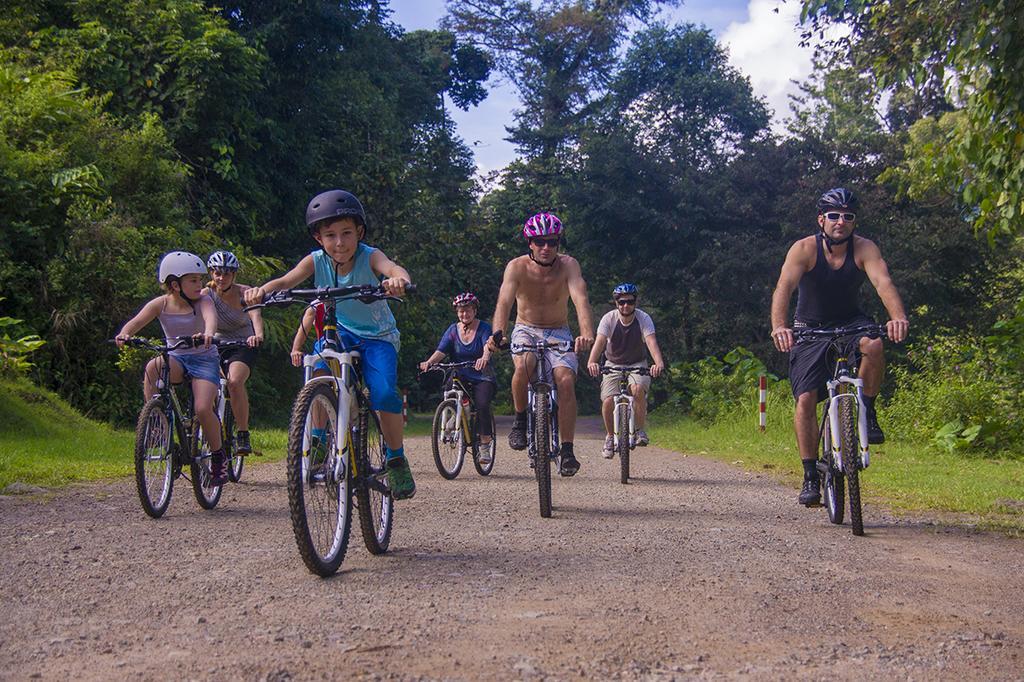 Bike And Tours Bed And Breakfast Lahad Datu Ngoại thất bức ảnh