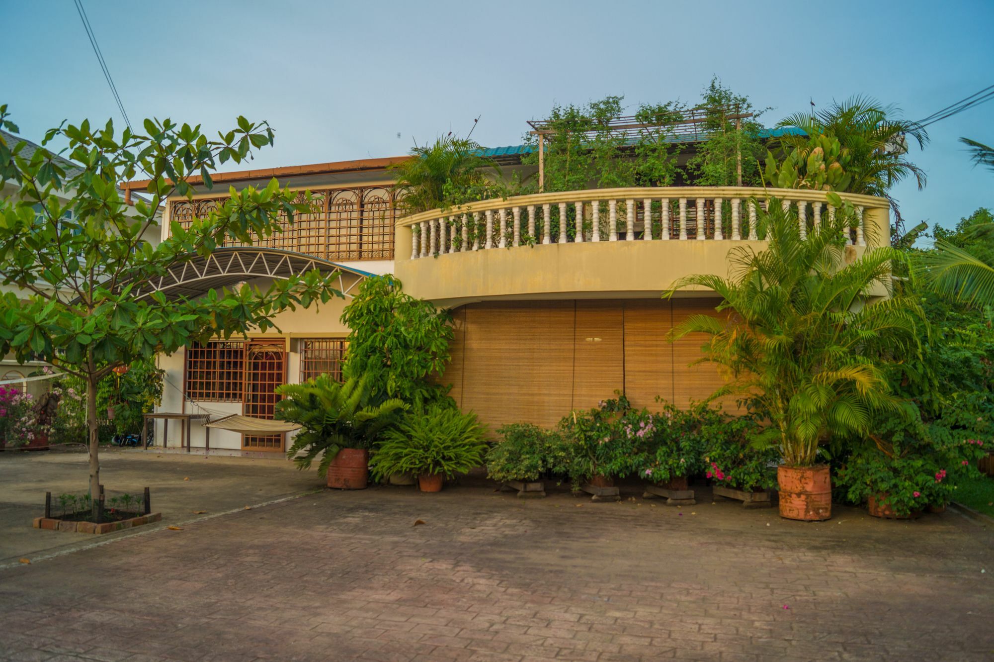 Bike And Tours Bed And Breakfast Lahad Datu Ngoại thất bức ảnh